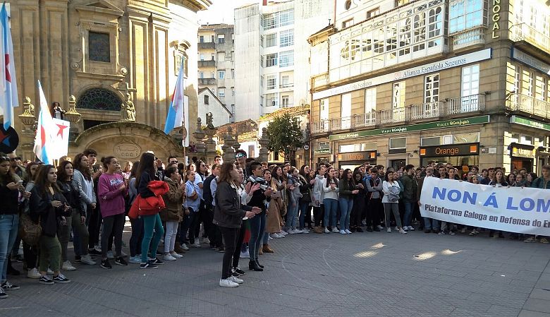 17-11-16 ManiFolgaEstudantilPontevedra06.jpg